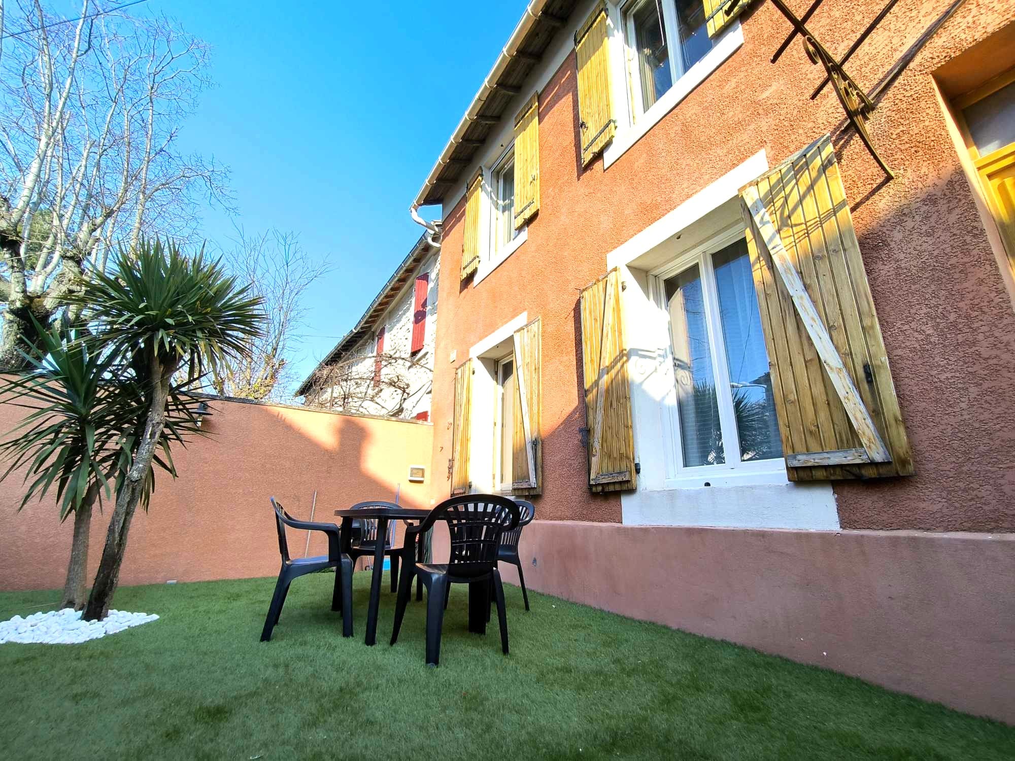 Séjourner à Avignon autrement : une maison au calme à deux pas du centre